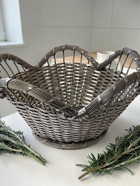 French‎ Woven Wire Basket Vintage Silver Tone Scalloped Edge Farmhouse Country